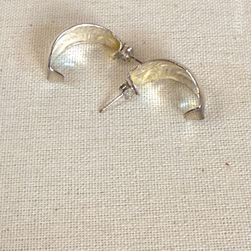 Silver Floral Embossed Earrings‎ - Picture 4 of 4